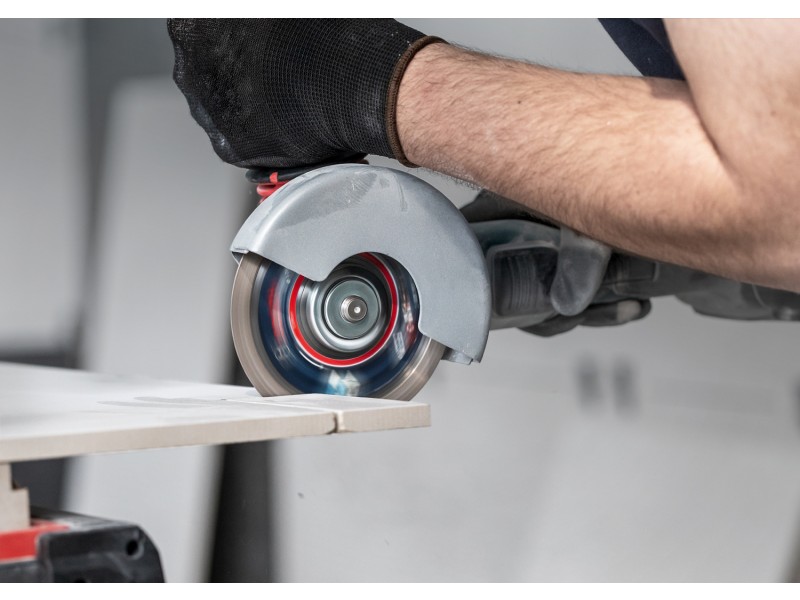 Diamantna rezalna plošča Bosch EXPERT HardCeramic, Dimenzije: 115x22,23x1,4x10mm, 2608900654